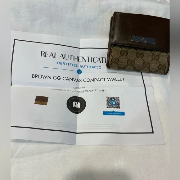 SALE!GUCCI Brown Canvass Compact Wallet with COA - Picture 7 of 7